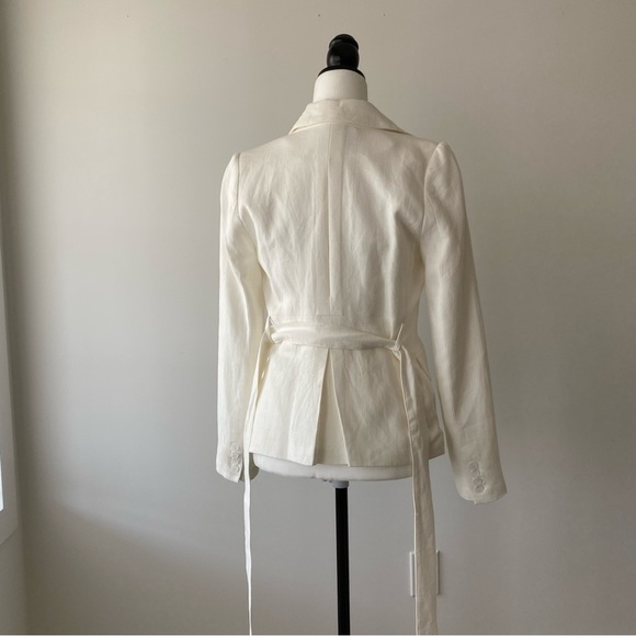 Belted Ecru Blazer | WALTER BAKER - Picture 12 of 16